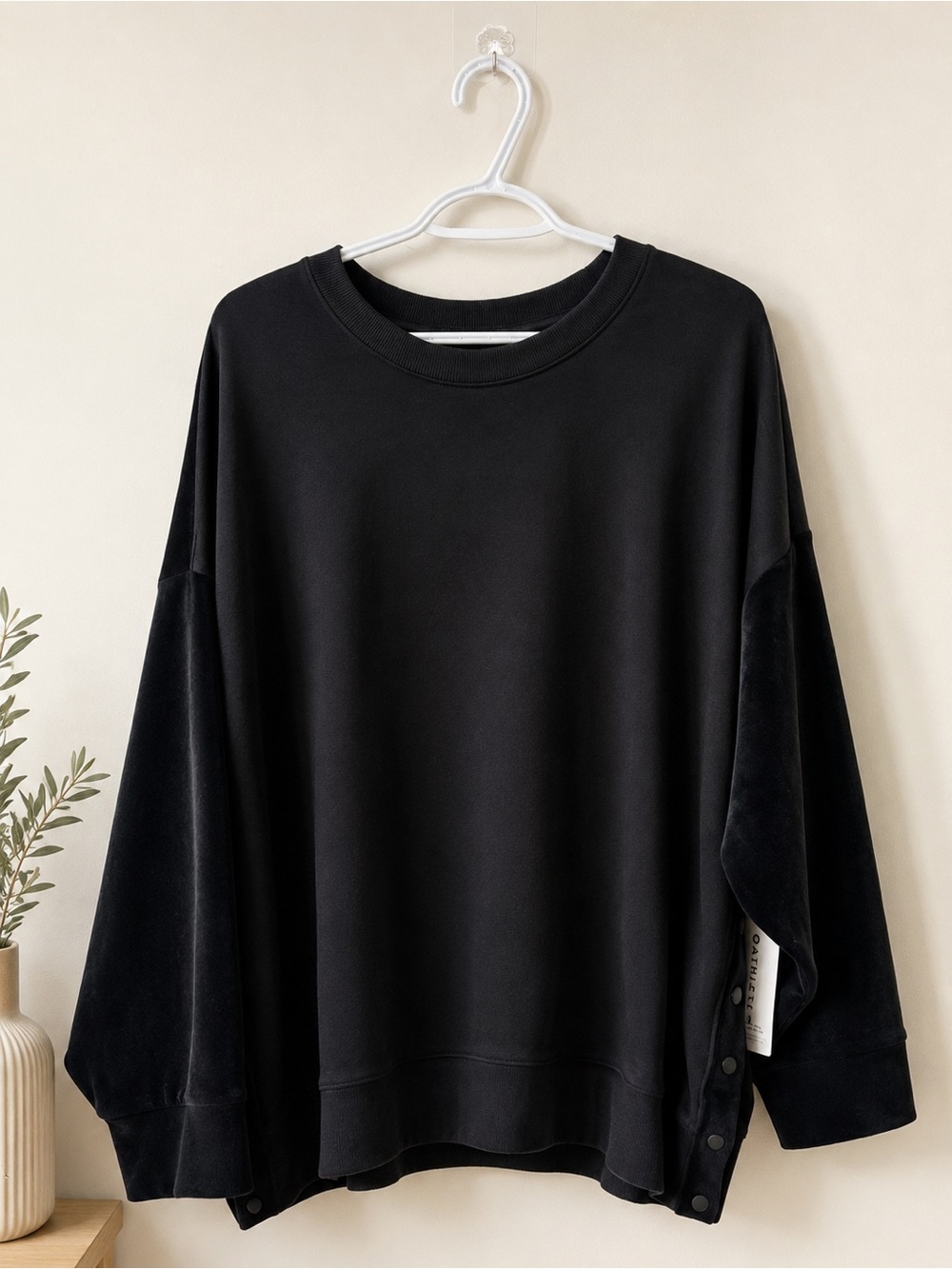 Athleta Retroplush Velvet Crewneck Sweatshirt Black 3X NWT - Picture 2 of 10